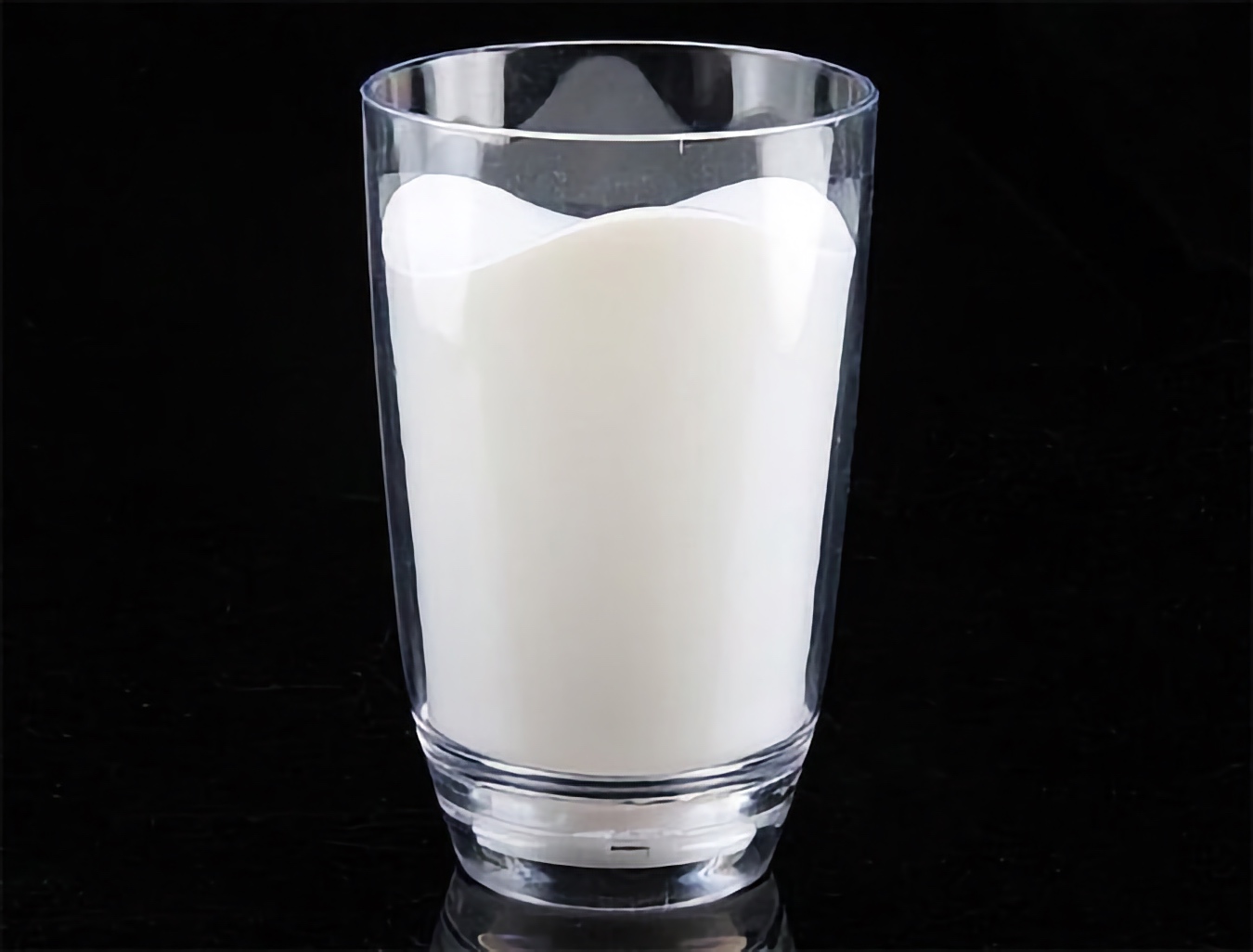 LOCOMO Milk Glass Lamp