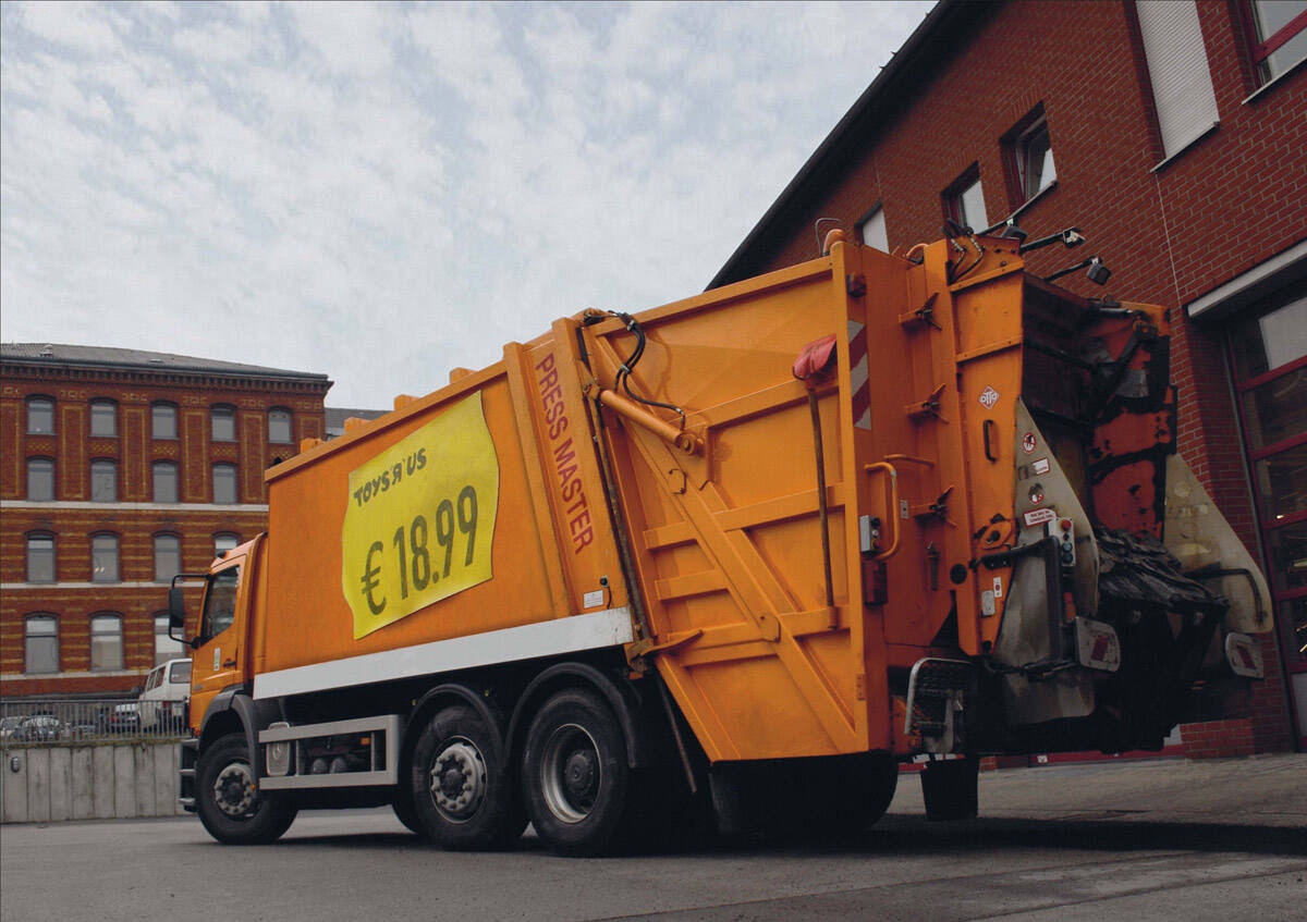 Toys R Us Garbage Truck