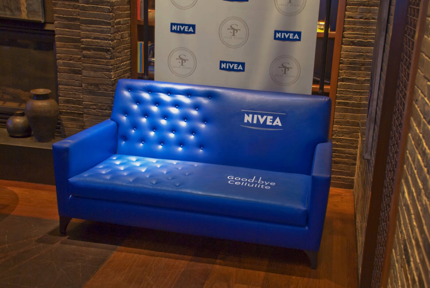 Nivea Sofa