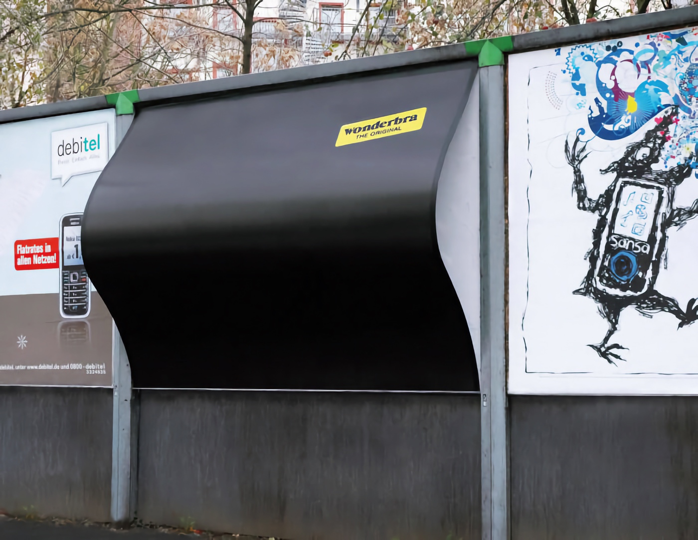 Wonderbra 3D Billboard